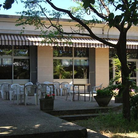 Auberge De Jeunesse Hi Arlés Exterior foto